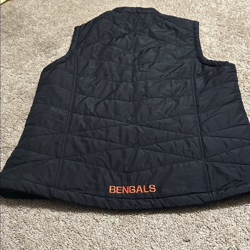 Cincinnati Bengals Women’s Black Puffer Vest XL NFL Football - Picture 7 of 7